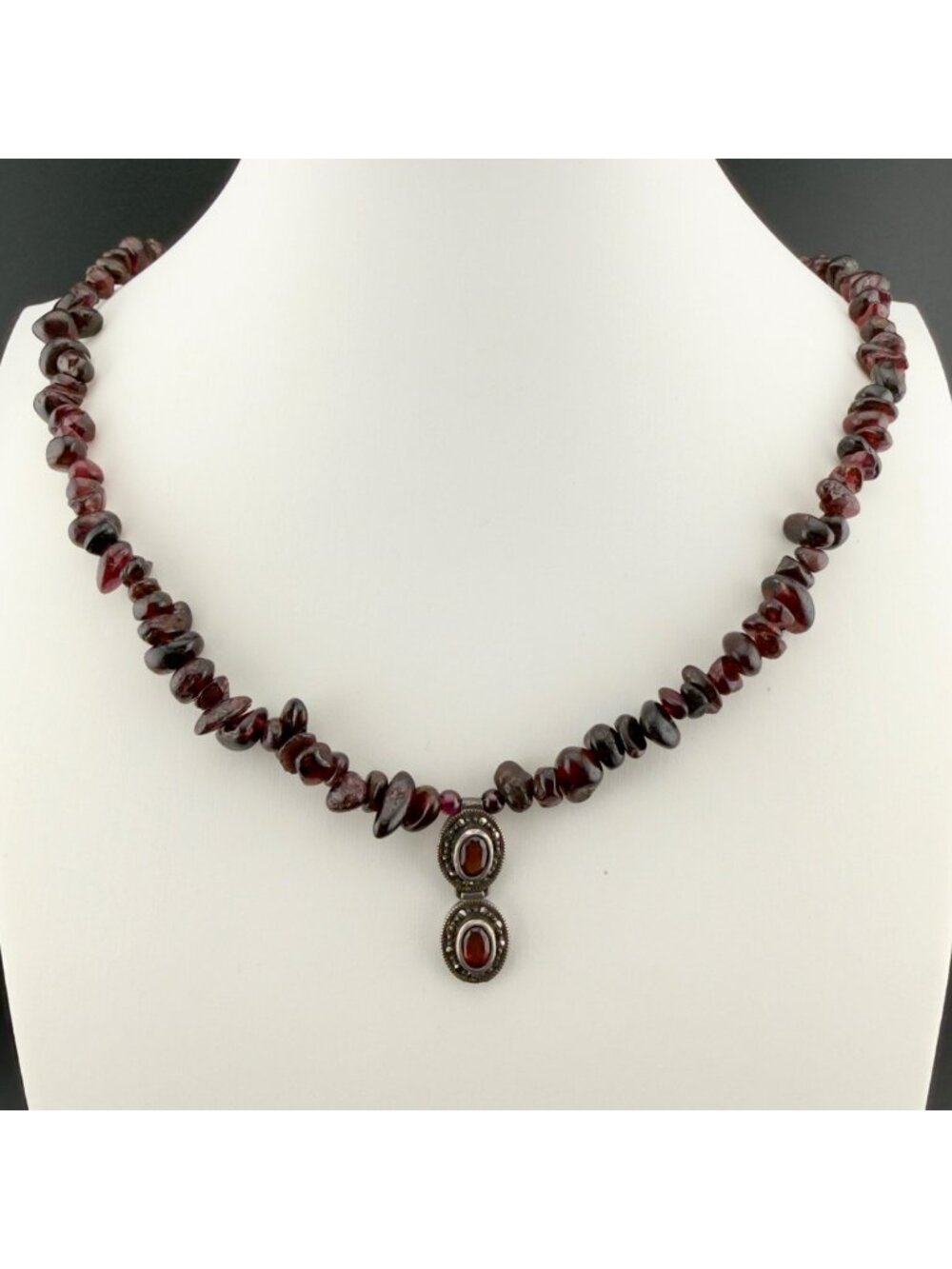 Red Garnet Chip Bead Pendant Necklace Silver Tone 21 Inch Length